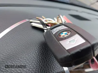 2009 BMW 3 Series 328i with VIN WBAWV13559P122024, listed as a IAAI auction lot 41783065 with 236,193 mi miles and . Bid and sale history available at DreamBid. Image 11.