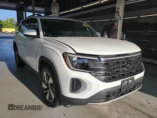 2024 Volkswagen Atlas SE with VIN 1V2HR2CA0RC565397, listed as a IAAI auction lot 42850634 with 20,499 mi miles and . Bid and sale history available at DreamBid. Image 18.