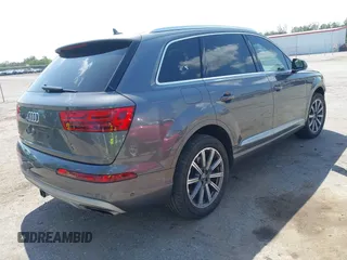 2019 Audi Q7 Premium Plus z VIN WA1LAAF70KD020498, wystawiony jako IAAI lot #41976990 z przebiegiem 91 643 mil mil oraz . Historia ofert i sprzedaży dostępna na DreamBid. Obrazek 4.