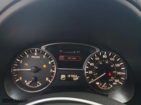 2015 Nissan Altima 2.5 SV with VIN 1N4AL3AP5FC417717, listed as a Copart auction lot 52951525 with 137,063 mi miles and Clean Title. Bid and sale history available at carsss.com. Image 9.