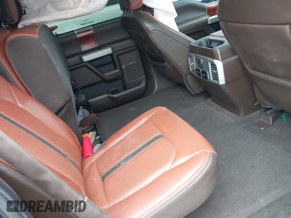 2019 Ford F-150 XL z VIN 1FTEW1C55KFD52654, wystawiony jako IAAI lot #41641091 z przebiegiem 110 107 mil mil oraz . Historia ofert i sprzedaży dostępna na DreamBid. Obrazek 8.