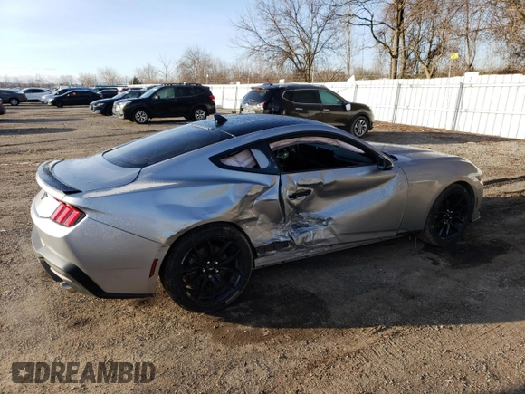 2024 Ford Mustang EcoBoost z VIN 1FA6P8TH9R5108998, wystawiony jako Copart lot #51508735 z przebiegiem 28 966 mil mil oraz Nie do naprawy • Non repairable. Historia ofert i sprzedaży dostępna na DreamBid. Obrazek 3.