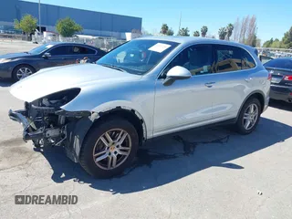 2016 Porsche Cayenne z VIN WP1AA2A24GKA36266, wystawiony jako IAAI lot #41857643 z przebiegiem 109 507 mil mil oraz . Historia ofert i sprzedaży dostępna na DreamBid. Obrazek 2.