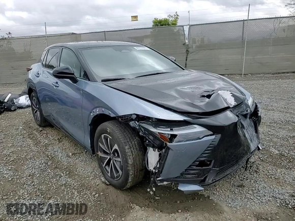 2023 Lexus RZ 450e Premium z VIN JTJAAAAB6PA009956, wystawiony jako Copart lot #48707855 z przebiegiem 6736 mil mil oraz Szkody całkowita. Historia ofert i sprzedaży dostępna na DreamBid. Obrazek 11.