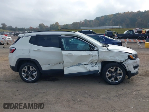 2019 Jeep Compass Limited with VIN 3C4NJCCBXKT676236, listed as a IAAI auction lot 40678393 with 74,532 mi miles. Bid and sale history available at carsss.com. Image 13.