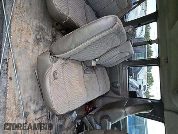 2005 Chevrolet Express Passenger with VIN 1GAHG39U151149680, listed as a IAAI auction lot 42633644 with 165,707 mi miles and . Bid and sale history available at DreamBid. Image 34.