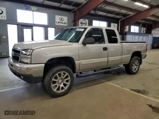 2006 Chevrolet Silverado 1500 LT1 with VIN 1GCEK19B56Z192093, listed as a Copart auction lot 50869125 with 325,497 mi miles and Clean Title. Bid and sale history available at carsss.com. Image 1.