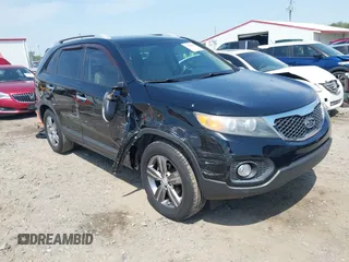 2013 Kia Sorento EX with VIN 5XYKU3A60DG342338, listed as a IAAI auction lot 42020408 with 121,155 mi miles. Bid and sale history available at carsss.com. Image 1.