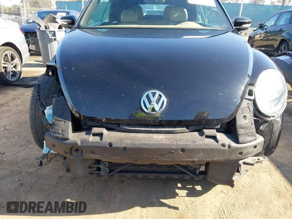 2013 Volkswagen Beetle 50s Edition with VIN 3VW5P7AT5DM829195, listed as a IAAI auction lot 42225948 with 87,202 mi miles and . Bid and sale history available at DreamBid. Image 6.