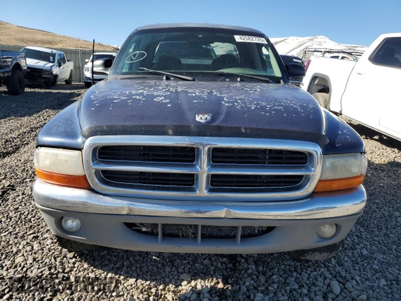 2001 Dodge Dakota Sport with VIN 1B7GG2AN71S105088, listed as a Copart auction lot 42582725 with 0 mi miles and Salvage Title. Bid and sale history available at carsss.com. Image 5.
