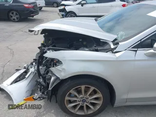 2017 Ford Fusion SE with VIN 3FA6P0HD2HR320936, listed as a IAAI auction lot 41880422 with 70,695 mi miles. Bid and sale history available at carsss.com. Image 6.