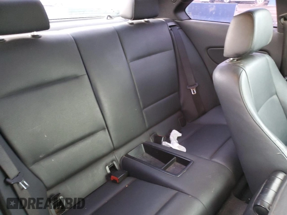 2010 BMW 1 Series 128i with VIN WBAUP9C56AVF46220, listed as a Copart auction lot 42597075 with 186,212 mi miles and Clean Title. Bid and sale history available at DreamBid. Image 12.