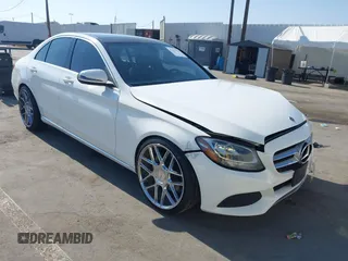 2018 Mercedes-Benz C 300 с VIN WDDWF4JB1JR410762, выставлен на аукционе IAAI как лот 42467933 с пробегом 101 738 миль миль и . История ставок и продаж доступна на DreamBid. Изображение 1.