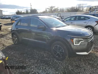 2025 Kia Niro LX with VIN KNDCP3LE3S5215136, listed as a Copart auction lot 43870085 with 3,981 mi miles and Salvage Title. Bid and sale history available at carsss.com. Image 4.