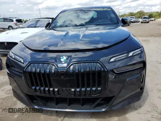 2024 BMW 7 Series 740i z VIN WBA23EH00RCP83346, wystawiony jako Copart lot #74360314 z przebiegiem Nie podano mil oraz Nie do naprawy • Non repairable. Historia ofert i sprzedaży dostępna na DreamBid. Obrazek 5.