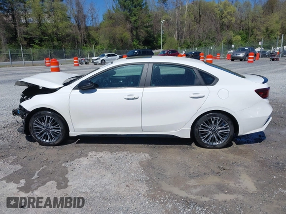 2022 Kia Forte GT-Line with VIN 3KPF54AD9NE502508, listed as a IAAI auction lot 42040553 with 31,652 mi miles and . Bid and sale history available at carsss.com. Image 14.
