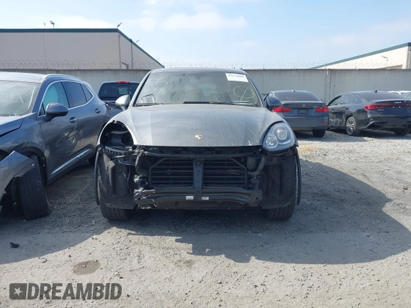 2016 Porsche Cayenne with VIN WP1AA2A21GKA15990, listed as a IAAI auction lot 41978980 with 141,738 mi miles. Bid and sale history available at carsss.com. Image 13.
