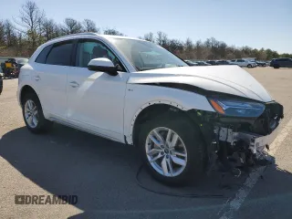 2024 Audi Q5 S line Premium z VIN WA1GAAFY1R2113529, wystawiony jako Copart lot #51914235 z przebiegiem Nie podano mil oraz Szkoda całkowita • Salvage title. Historia ofert i sprzedaży dostępna na DreamBid. Obrazek 4.