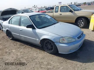 2000 Honda Civic VP with VIN 2HGEJ6616YH581681, listed as a IAAI auction lot 41392947 with 138,022 mi miles. Bid and sale history available at carsss.com. Image 1.