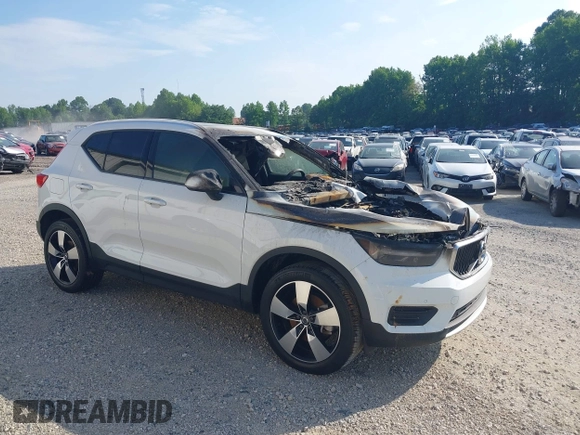 2020 Volvo XC40 Momentum with VIN YV4162UK1L2262562, listed as a IAAI auction lot 41437307 with Not Provided miles and . Bid and sale history available at DreamBid. Image 1.