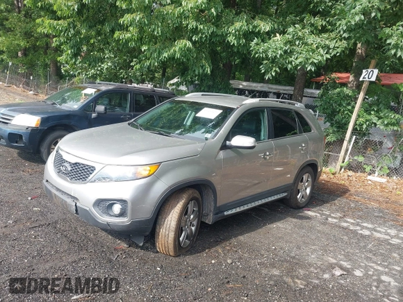 2013 Kia Sorento EX с VIN 5XYKU3A62DG371176, выставлен на аукционе IAAI как лот 42469423 с пробегом 199 505 миль миль и . История ставок и продаж доступна на DreamBid. Изображение 2.