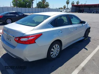 2016 Nissan Altima S z VIN 1N4AL3AP2GN316463, wystawiony jako IAAI lot #42339307 z przebiegiem 101 857 mil mil oraz . Historia ofert i sprzedaży dostępna na DreamBid. Obrazek 4.