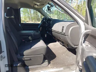 2012 Chevrolet Silverado 1500 LT with VIN 1GCRKSE74CZ101903, listed as a IAAI auction lot 41961697 with 199,626 mi miles. Bid and sale history available at carsss.com. Image 5.