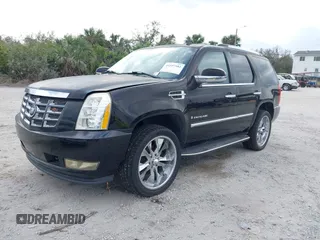 2008 Cadillac Escalade with VIN 1GYEC63888R129574, listed as a IAAI auction lot 41597502 with 274,518 mi miles. Bid and sale history available at carsss.com. Image 2.
