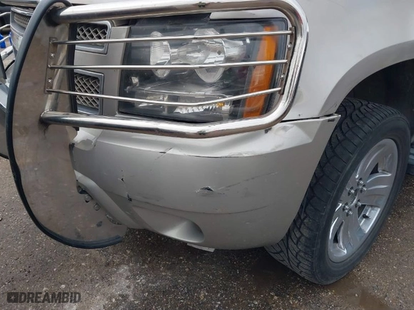 2007 Chevrolet Suburban LS with VIN 1GNFC16J17R183364, listed as a IAAI auction lot 41474187 with 357,851 mi miles. Bid and sale history available at carsss.com. Image 12.
