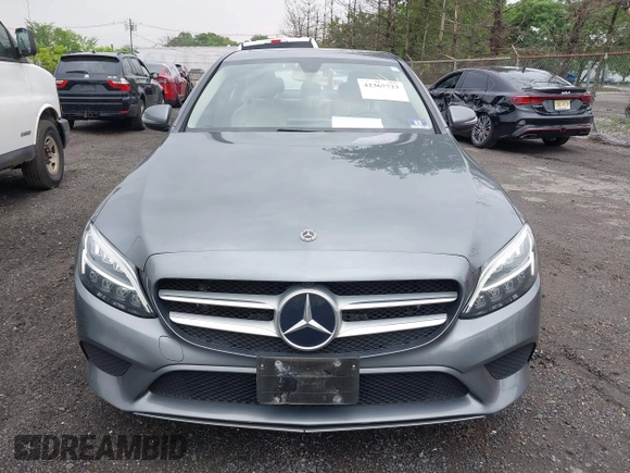 2019 Mercedes-Benz C 300 z VIN 55SWF8EB5KU300556, wystawiony jako IAAI lot #42367723 z przebiegiem 68 335 mil mil oraz . Historia ofert i sprzedaży dostępna na DreamBid. Obrazek 12.