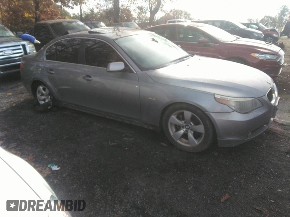 2005 BMW 5 Series 525i with VIN WBANA535X5B860052, listed as a IAAI auction lot 40972722 with Not Provided miles. Bid and sale history available at carsss.com. Image 1.