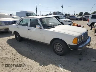 1985 Mercedes-Benz 300 with VIN WDBAB33C5FA264693, listed as a Copart auction lot 47318655 with 241,531 mi miles and Clean Title. Bid and sale history available at DreamBid. Image 4.