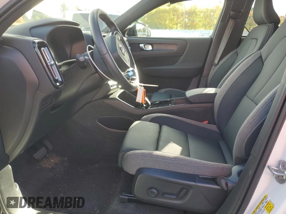 2023 Volvo XC40 Core с VIN YV4ED3UK8P2101970, выставлен на аукционе Copart как лот 73328854 с пробегом 4 912 миль миль и Списание • Salvage title. История ставок и продаж доступна на DreamBid. Изображение 7.