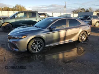 2024 Toyota Camry SE with VIN 4T1G11AK3RU904928, listed as a Copart auction lot 88525785 with 43,244 mi miles and Salvage Title. Bid and sale history available at carsss.com. Image 1.