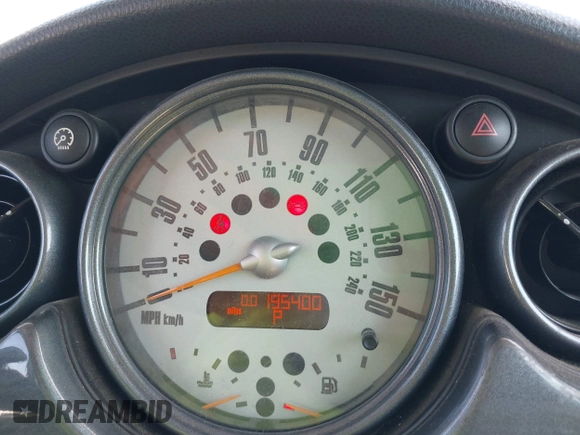 2004 MINI Hardtop with VIN WMWRC33434TJ53276, listed as a IAAI auction lot 42221744 with 195,400 mi miles and . Bid and sale history available at DreamBid. Image 7.