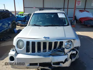 2010 Jeep Patriot Sport with VIN 1J4NT2GB1AD519675, listed as a IAAI auction lot 41321426 with 239,093 mi miles. Bid and sale history available at carsss.com. Image 12.