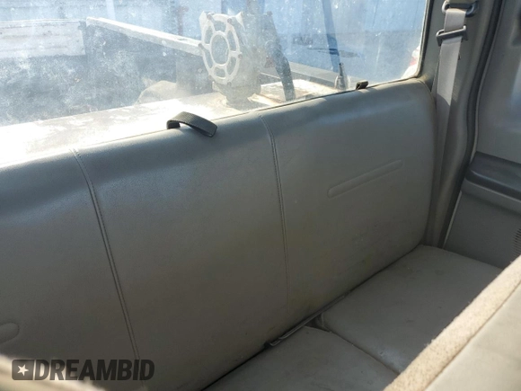 2005 Ford Super Duty F-250 XL with VIN 1FTSX21P15EA11319, listed as a Copart auction lot 52935985 with 0 mi miles and Salvage Title. Bid and sale history available at carsss.com. Image 10.