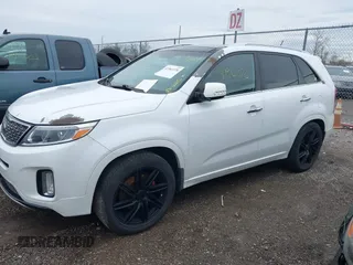 2014 Kia Sorento SX with VIN 5XYKW4A77EG449963, listed as a IAAI auction lot 41963370 with 182,072 mi miles. Bid and sale history available at carsss.com. Image 14.