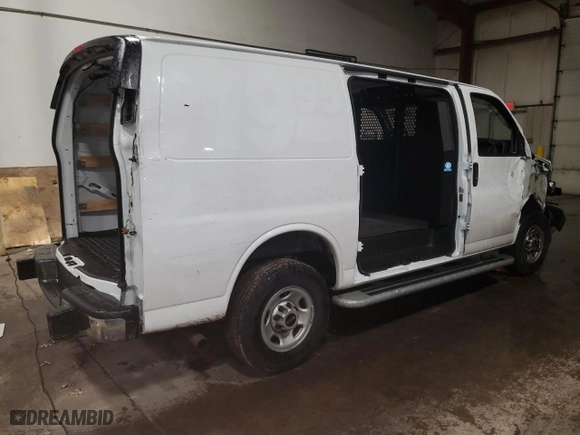 2023 GMC Savana Cargo Van with VIN 1GTW7AFP5P1216379, listed as a Copart auction lot 84263394 with 15,422 mi miles and Clean Title. Bid and sale history available at carsss.com. Image 3.