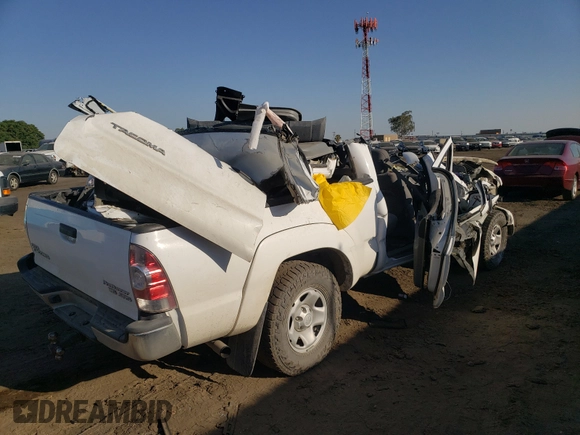 2015 Toyota Tacoma PreRunner z VIN 3TMKU4HNXFM045067, wystawiony jako Copart lot #47186931 z przebiegiem Nie podano mil oraz Szkoda całkowita • Salvage title. Historia ofert i sprzedaży dostępna na DreamBid. Obrazek 4.