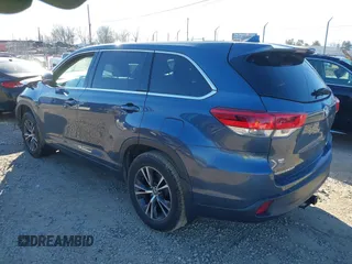 2018 Toyota Highlander LE with VIN 5TDBZRFH2JS818635, listed as a IAAI auction lot 41363485 with 120,948 mi miles and . Bid and sale history available at DreamBid. Image 3.