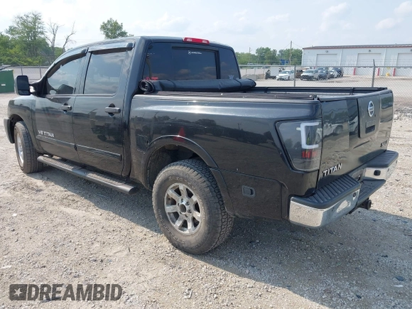 2011 Nissan Titan SL z VIN 1N6AA0EC8BN325356, wystawiony jako IAAI lot #42475121 z przebiegiem 278 631 mil mil oraz . Historia ofert i sprzedaży dostępna na DreamBid. Obrazek 3.