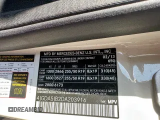 2013 Mercedes-Benz M 350 z VIN 4JGDA5JB2DA203916, wystawiony jako Copart lot #61695655 z przebiegiem 83 073 mil mil oraz Czysty tytuł • Clean title. Historia ofert i sprzedaży dostępna na DreamBid. Obrazek 10.
