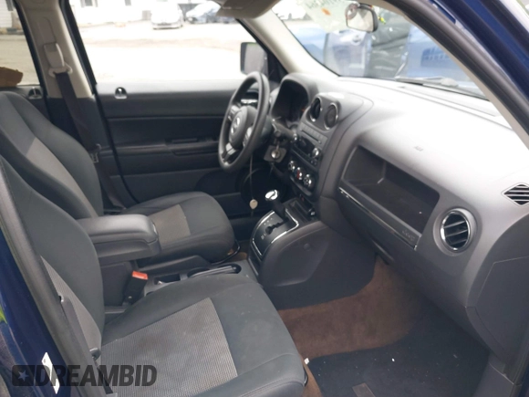 2014 Jeep Patriot Altitude z VIN 1C4NJPBA0ED585356, wystawiony jako IAAI lot #41601154 z przebiegiem 169 333 mil mil oraz . Historia ofert i sprzedaży dostępna na DreamBid. Obrazek 5.