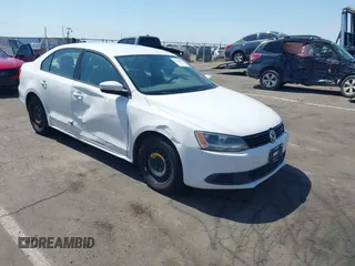 2011 Volkswagen Jetta SE с VIN 3VWDX7AJ5BM352100, выставлен на аукционе IAAI как лот 42460076 с пробегом 186 842 миль миль и . История ставок и продаж доступна на DreamBid. Изображение 1.