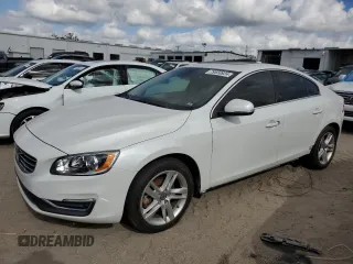 2015 Volvo S60 T5 Drive-E Premier Plus with VIN YV140MFC2F1318015, listed as a Copart auction lot 79550924 with 105,262 mi miles and Salvage Title. Bid and sale history available at carsss.com. Image 1.