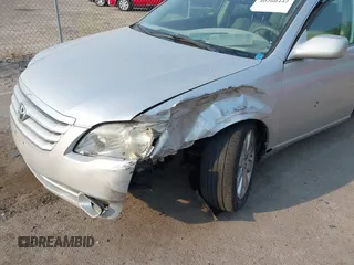 2006 Toyota Avalon XL with VIN 4T1BK36B86U078276, listed as a IAAI auction lot 40260442 with 136,502 mi miles. Bid and sale history available at carsss.com. Image 6.