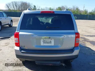 2014 Jeep Patriot Sport with VIN 1C4NJPBBXED859221, listed as a IAAI auction lot 39150084 with 105,102 mi miles. Bid and sale history available at carsss.com. Image 17.
