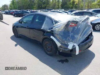 2016 Kia Forte LX with VIN KNAFX4A62G5551606, listed as a IAAI auction lot 41107813 with 201,821 mi miles. Bid and sale history available at carsss.com. Image 3.