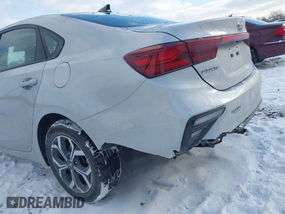 2021 Kia Forte LXS z VIN 3KPF24AD5ME270044, wystawiony jako IAAI lot #41405638 z przebiegiem 82 963 mil mil oraz . Historia ofert i sprzedaży dostępna na DreamBid. Obrazek 18.